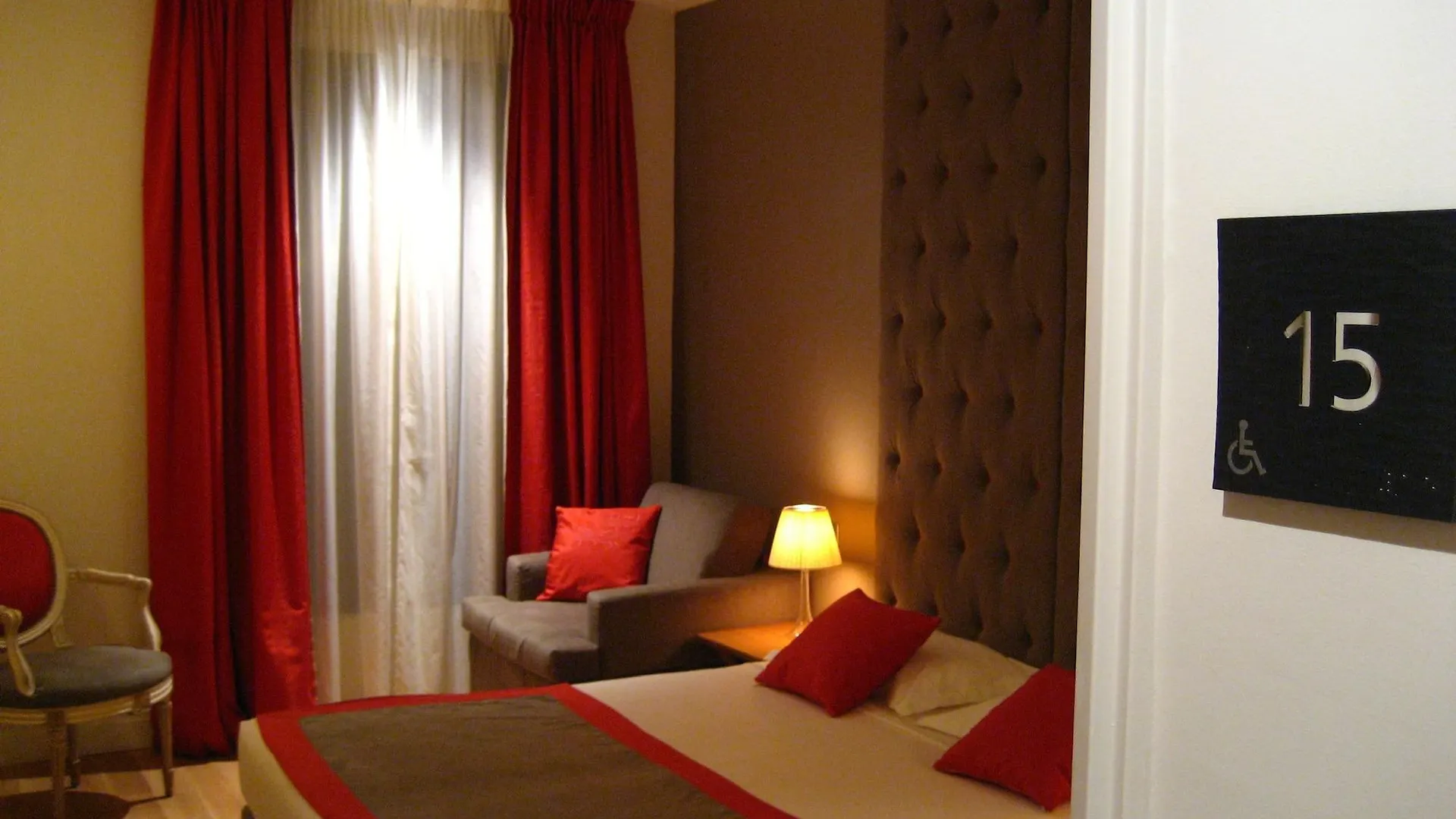 Windsor Opera Hotel 4*