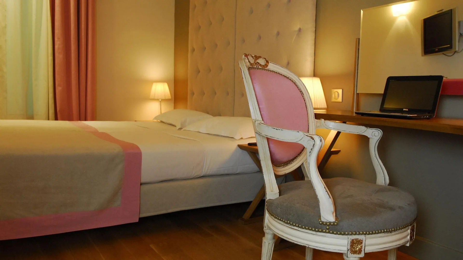 Windsor Opera Hotel