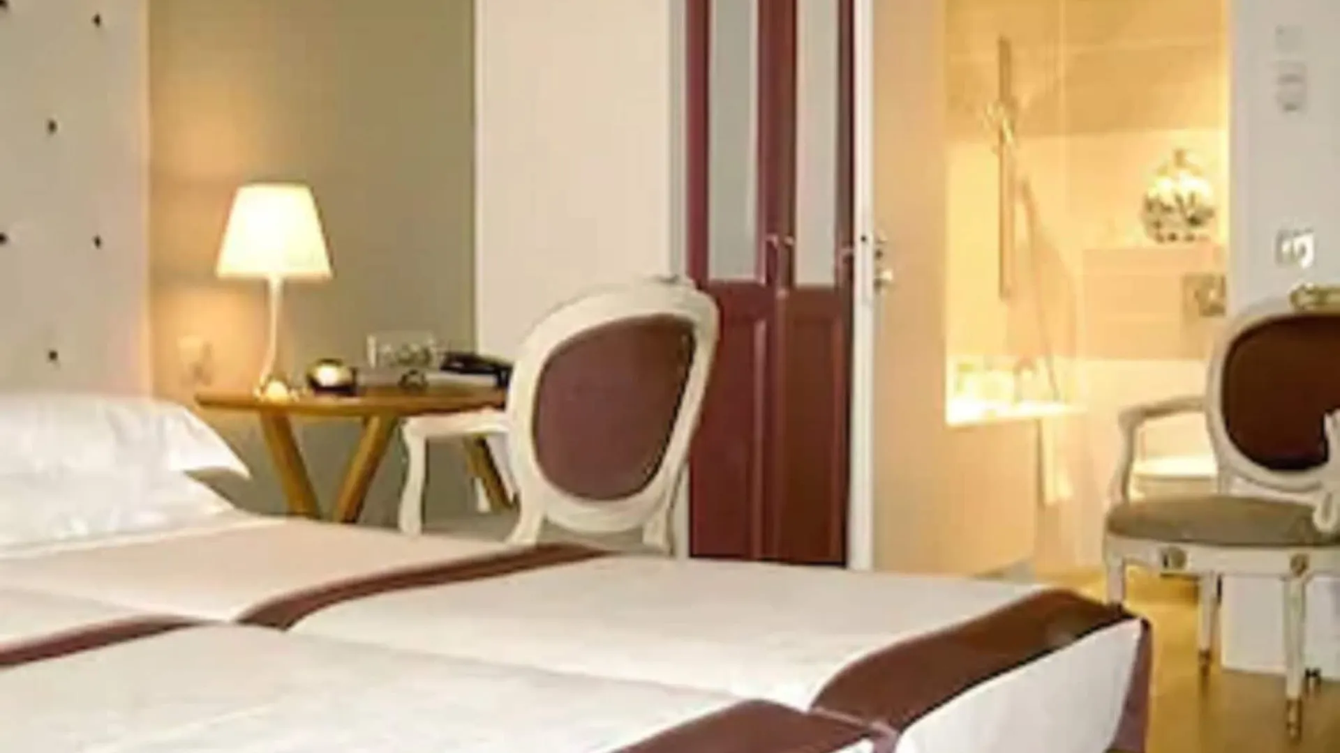 Windsor Opera Hotel